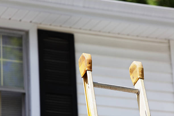 How To Choose The Right Materials for Your Siding Installation in 'Runaway Bay, TX